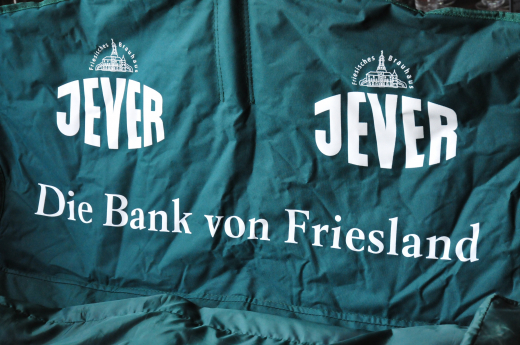 Jever Bier Friesenbank Bank, Sitzbank, Aluminiumgestell zusammenklappbar