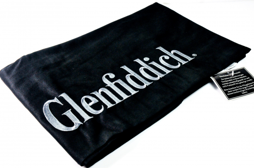 Glenfiddich Whisky, Kellnerschürze mit Einschlitz für Taschen und Extra Tasche, schwarze Ausführung im Relief