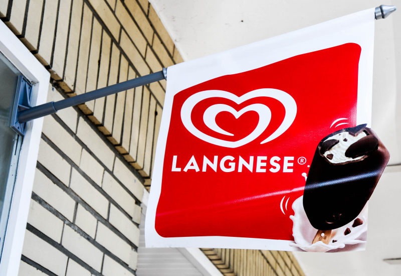 Kundenstopper Langnese Eis "Langnese" Fahne mit Halterung