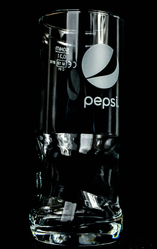 Pepsi Cola Exclusiv Becher Glas "AXL Schwingform" 0,3l