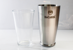 Bacardi Rum, Edelstahl / Glas Boston Bar Shaker, zweiteilig