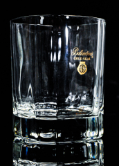 Ballantines Whisky, Massives Tumbler Glas im Kanten Reliefschliff Gold Seal